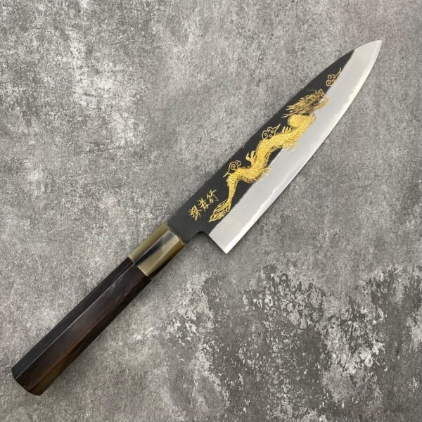 堺孝行 漥田雕刻 鑲金黑打 龍 白二鋼 牛刀 210mm