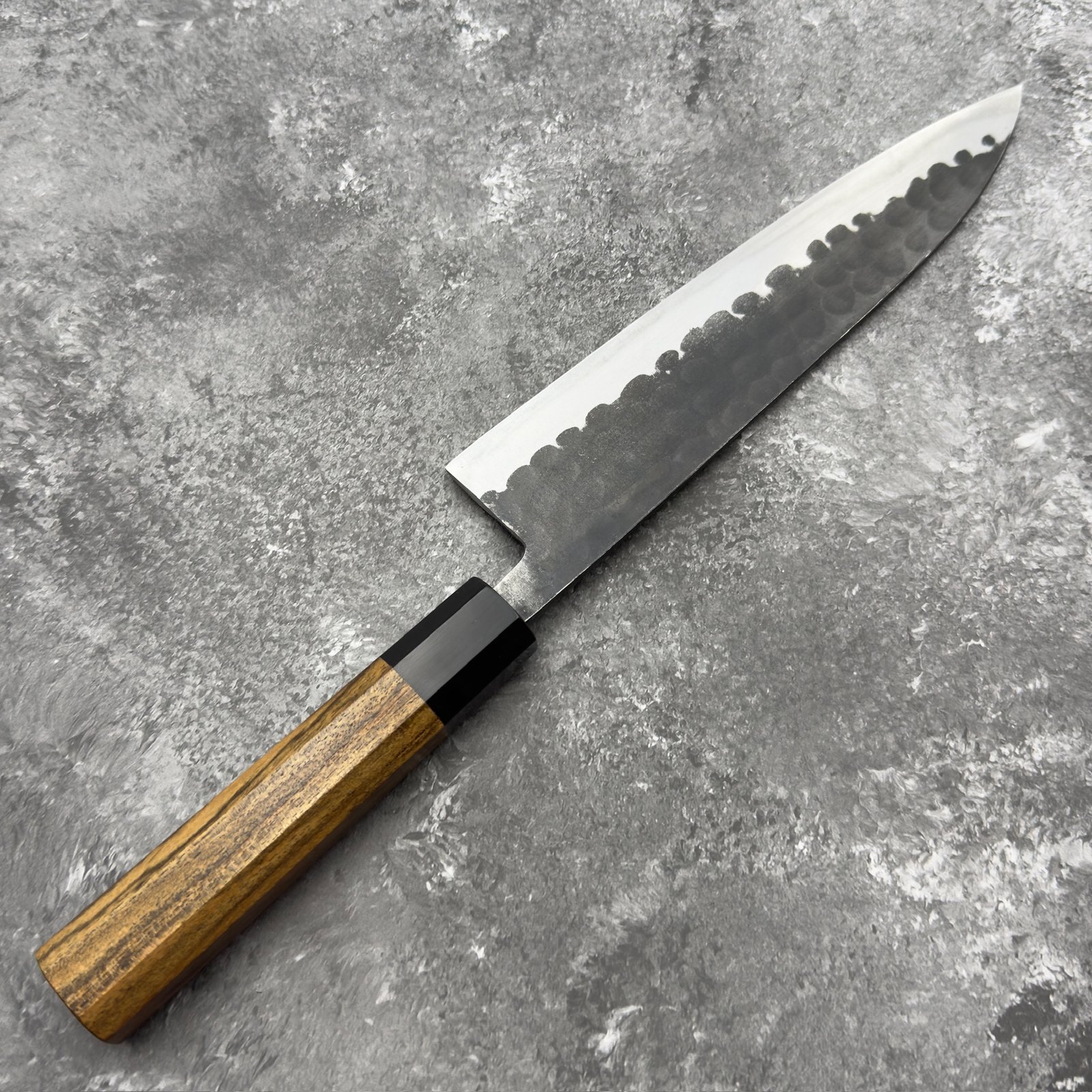 宗利製作所 x 鶴巻興市 白二鋼 黑打 槌目 牛刀 210mm